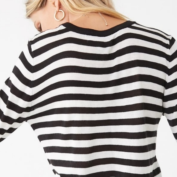 ✅3 for $25✅BLACK & WHITE STRIPED SWEATER NEW S & L - Picture 4 of 7